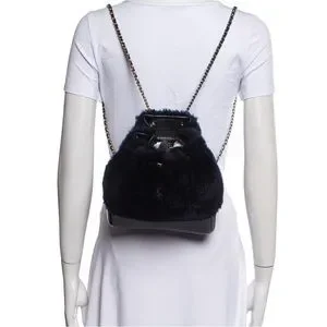 Chanel Gabrielle Shearling Mini Backpack in Blue / Navy Chanel Shearling Small Gabrielle Backpack Navy 733952  main image 4